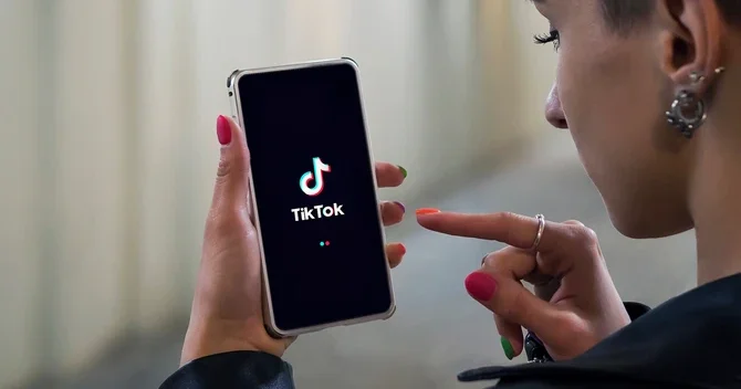 TikTok da qadınla tanış oldu, evinə gedib 15 yaşlı qızını qaçırdı