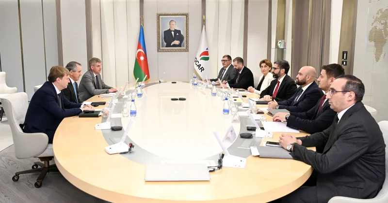 SOCAR və “DeGolyer and MacNaughton” şirkəti əməkdaşlıq imkanlarını müzakirə edib