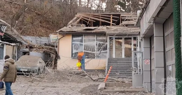 Azərbaycanın Ukraynadakı səfirliyinin binası və maşınlarına ciddi ziyan dəyib Rusiyanın hücumu nəticəsində + FOTOLAR
