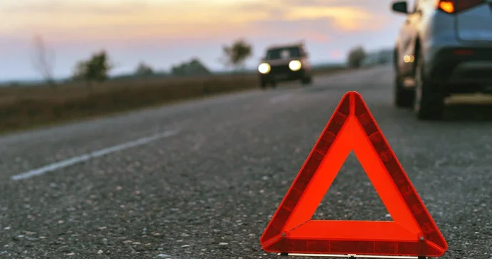 Mikroavtobus yük maşınına çırpılıb, yeddi nəfər ölüb