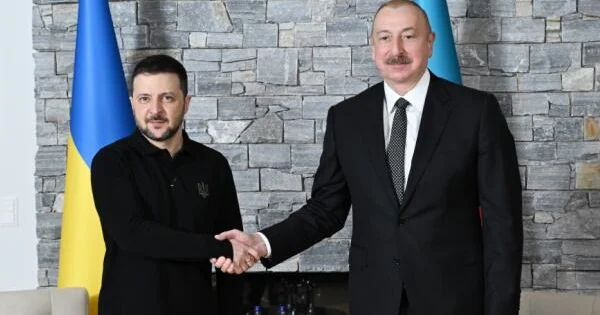 Zelenski İlham Əliyevə zəng etdi