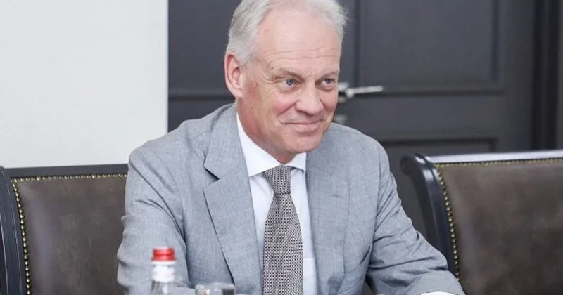 AK və Ermənistan regional kommunikasiyaların açılmasını müzakirə ediblər