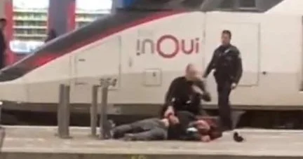 Parisin mərkəzində atışma Silahlı şəxs zərərsizləşirilib