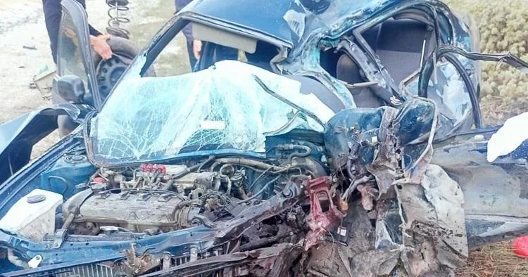 Boluda yük maşını avtomobillə toqquşub ölən var