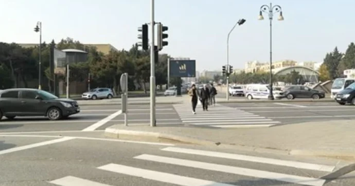 Paytaxt kəsişməsində yeni LED svetoforlar quraşdırıldı VİDEO