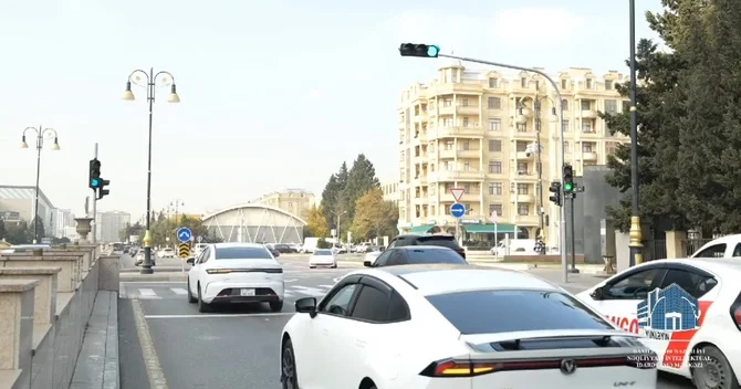 Bakıda Xoyski Koroğlu Rəhimov kəsişməsində yeni işıqforlar quraşdırıldı