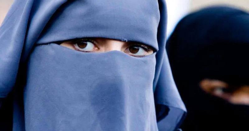 İsveçdə “Xristian Demokratlar” hicab və niqabı qadağan etməyi təklif edirlər