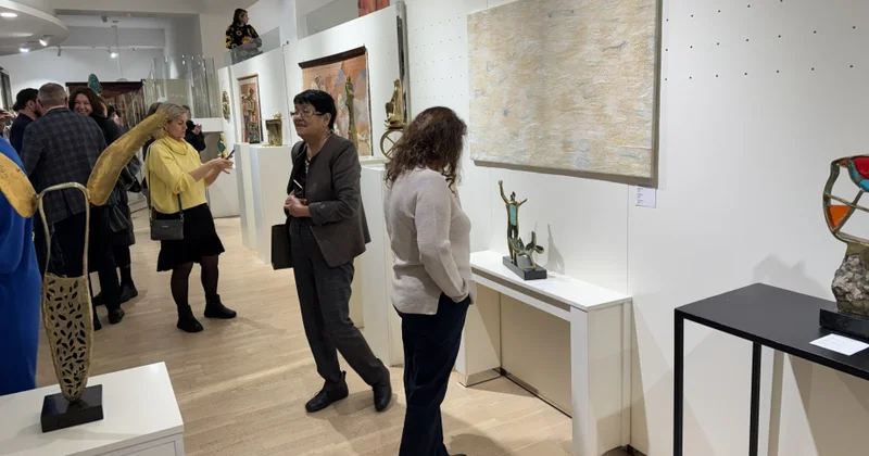 Astanada heykəltaraş Vaqif Rəhmanın sərgisi keçirilib