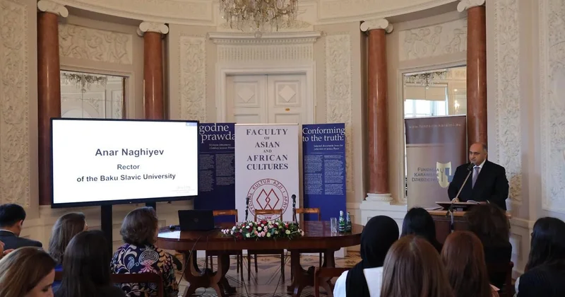 BSU nun rektoru Varşava Universitetində çıxış edib FOTOLAR