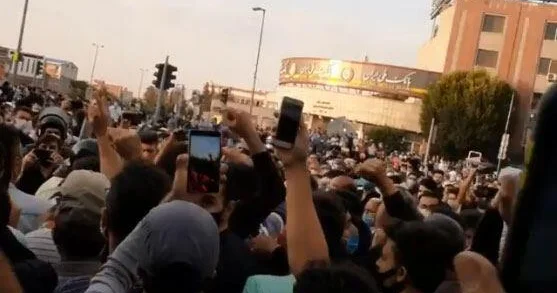 Tehran sakinləri dua etməyə başladılar Görün Allahdan nə istəyirlər...