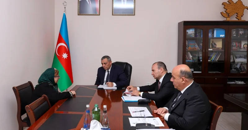 Начальник госслужбы принял граждан в Мингячевире ФОТО