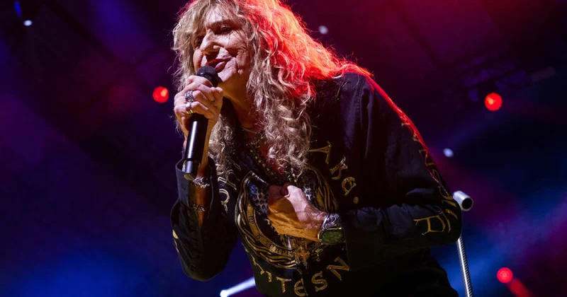 Britaniyalı rok ulduzu musiqi karyerasını başa vurduğunu açıqladı