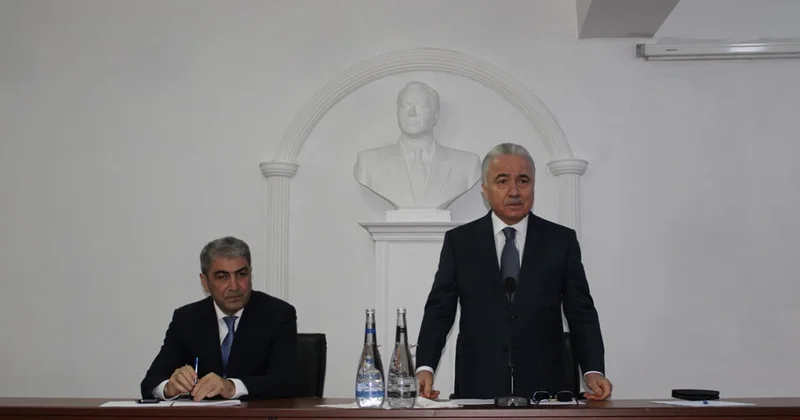 Prezidentin köməkçisi daha bir başçını kollektivə təqdim etdi Fotolar