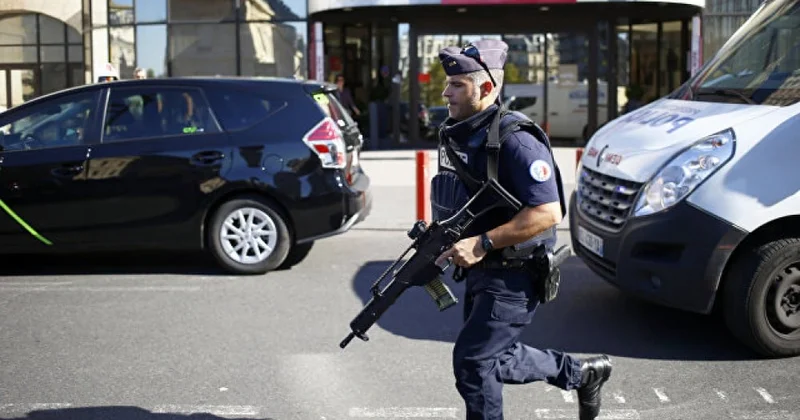 Monparnas vağzalında atışma: insanlar təşvişdə...