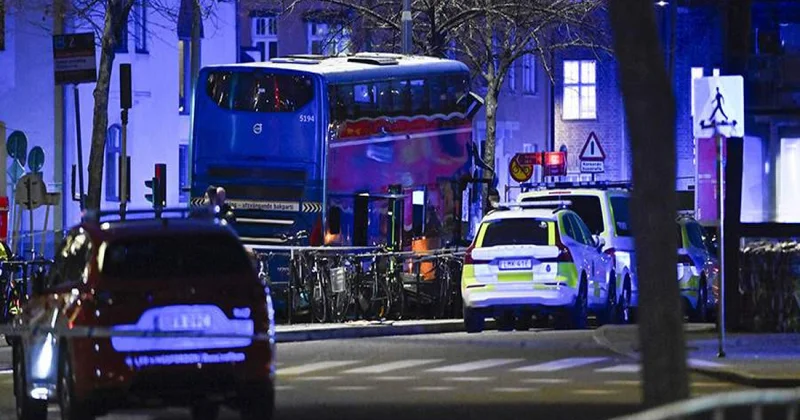 Stokholmda avtobusun dayanacağa çırpılması nəticəsində bir neçə nəfər ölüb