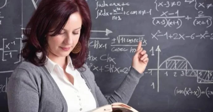 Bu islahat müəllimi məcbur etmir, əksinə, rəqabətli və yüksək göstəriciyə söykənən bir sistem qurur Ekspert