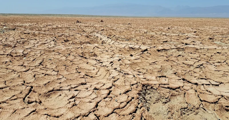 Peyk görüntüləri İranda təşviş yaratdı: Böyük su anbarları quruyur
