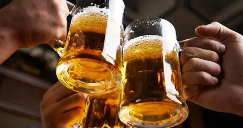 Pivə içməyə getdi, oğruluq etdi