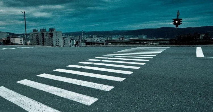 Bakıdakı bu piyada keçidində təhlükəli vəziyyət Video