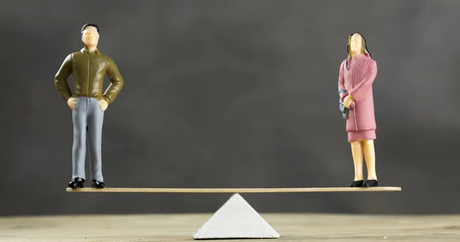 Qadının cəmiyyətdəki yerinə baxmadan bu inkişafdan danışmaq sadəcə söz yığını