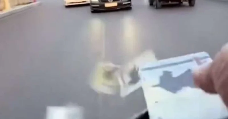 Küçələrə pul səpildi Toy karvanından (VİDEO)