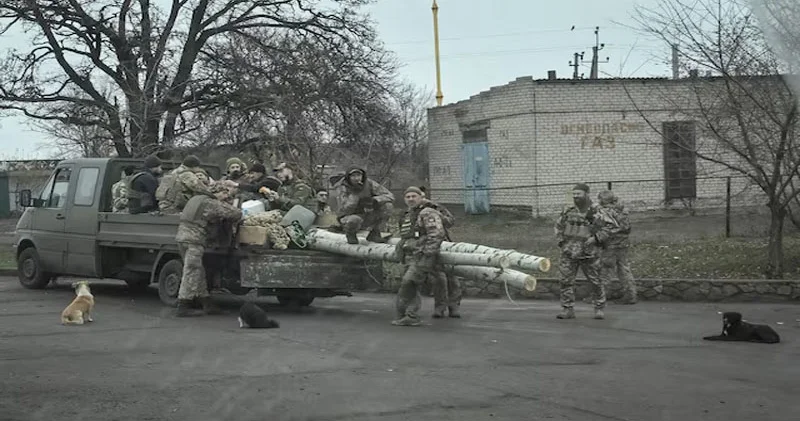 Ukrayna insanları və iqtisadiyyatı Rusiya ilə əbədi müharibəyə hazırlayır Reuters