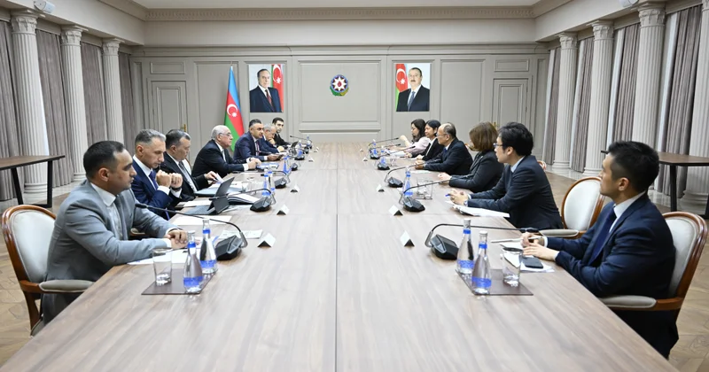 Əli Əsədov AİB prezidenti ilə görüşüb, infrastruktur layihələri müzakirə olunub