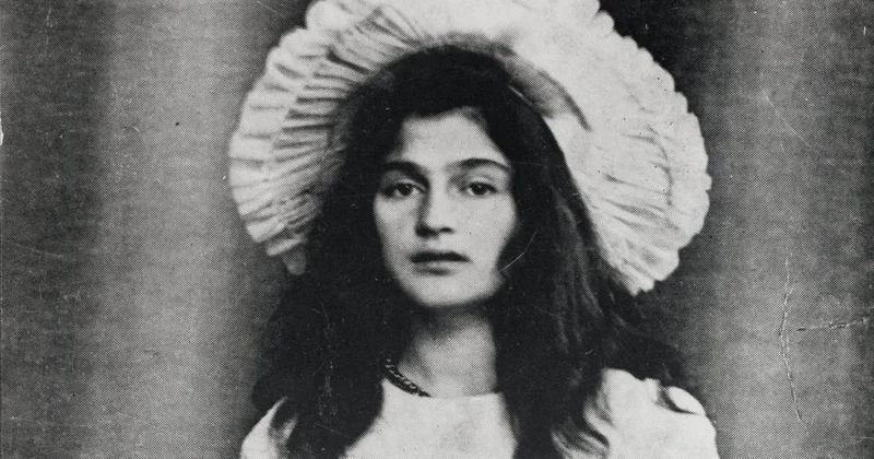 XIX əsr Paris modasının siması O, hansı məşhur rəssamların sevimli modeli idi?