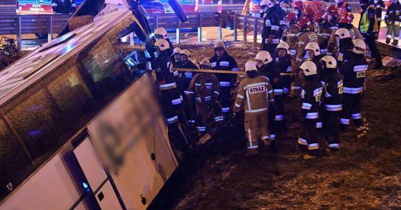 В Стокгольме автобус врезался в остановку, в результате погибли несколько человек