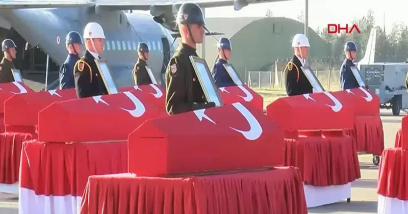 Azərbaycandan Türkiyəyə uçan təyyarənin qəzaya uğraması nəticəsində şəhid olan hərbçilərlə vida mərasimi keçirilir