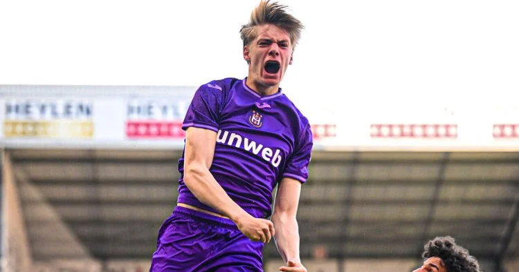 17 yaşlı yarımmüdafiəçi Bundesliqa nəhənglərinin hədəfində