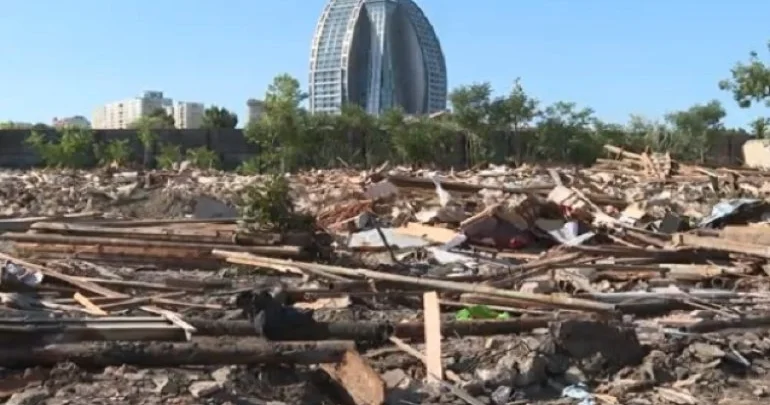 Yeni Günəşlidə park sökülür...