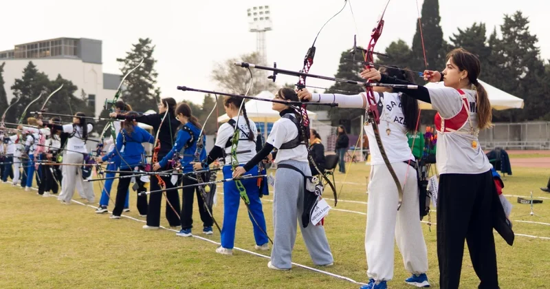 Kamandan oxatma üzrə “Zəfər turniri”nin açılış mərasimi keçirilib FOTO