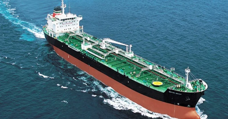 BƏƏ dən Sinqapura gedən neft tankeri istiqamətini qəfil İrana dəyişib