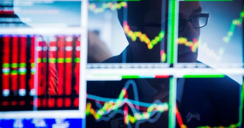 Акции и криптовалюты замедляются на фоне пузыря ожиданий