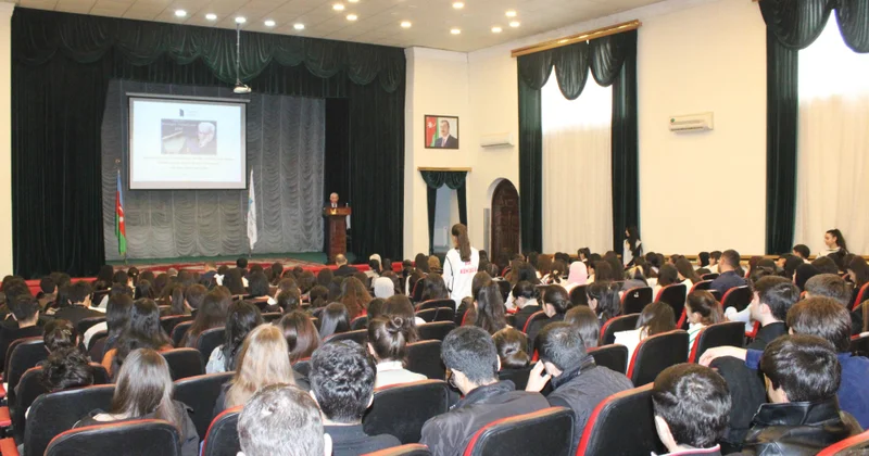 MDU da Bəxtiyar Vahabzadəyə həsr olunmuş konfrans keçirilib