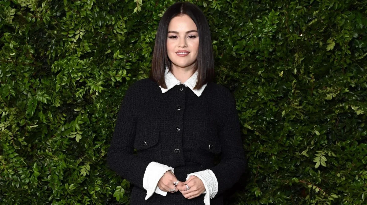 Selena Qomezin nişan üzüyünün qiyməti məlum olub