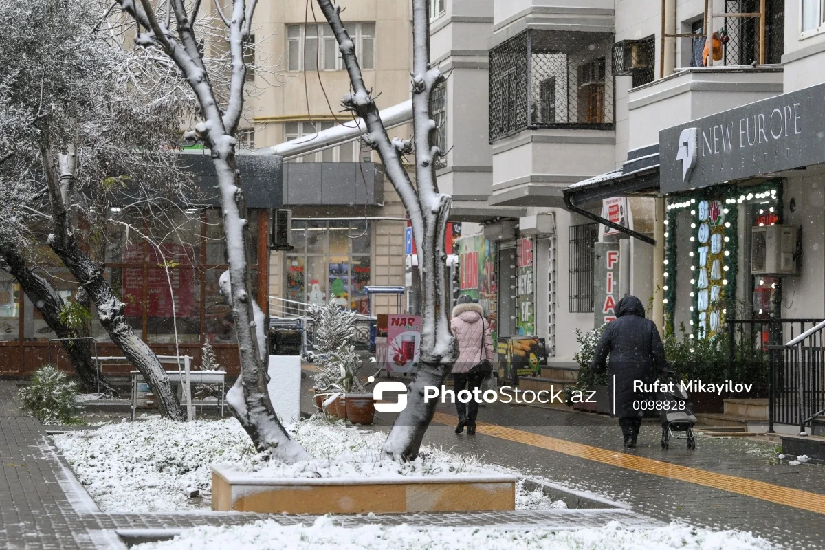 Qarlı Bakıdan gözoxşayan görüntülər