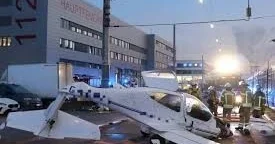 Самолет упал на проезжую часть в Германии