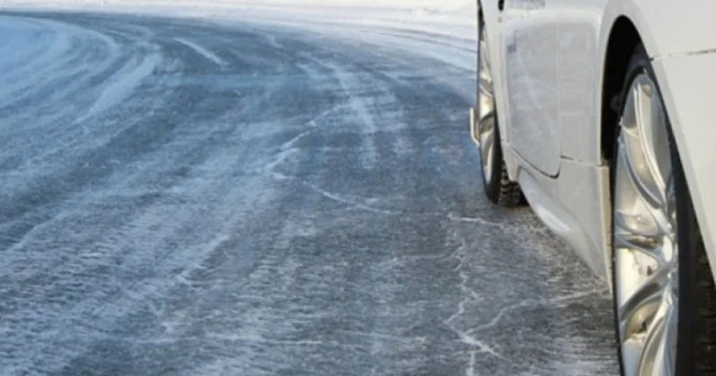 Bakı Şamaxı Yevlax avtomobil yolunun bəzi hissələrində buzlaşma yaranıb