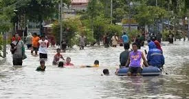 İndoneziyanın Sumatra adasında daşqınlar nəticəsində ölənlərin sayı 1000 i keçib