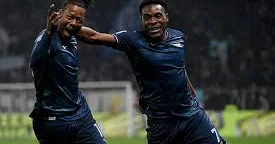 9 futbolçu 11 futbolçunu məğlub etdi