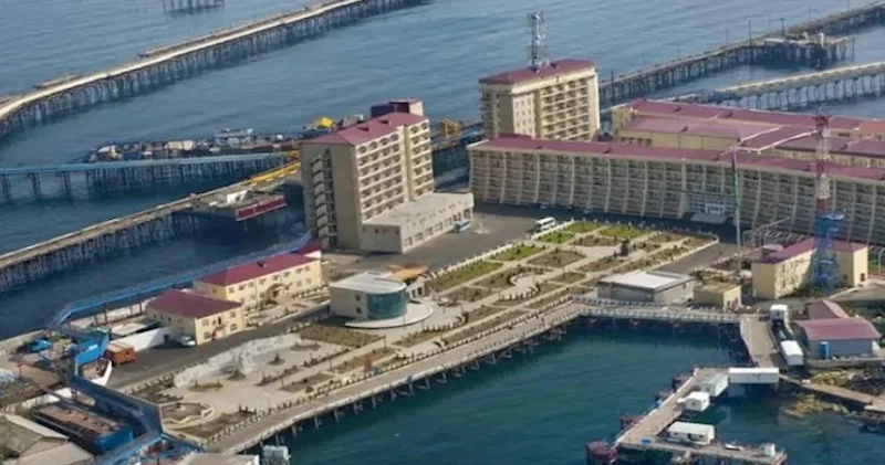 Avtobuslar pulsuzdur, DYP yoxdur, içki qadağandır Azərbaycanda unikal məkan (VİDEO)