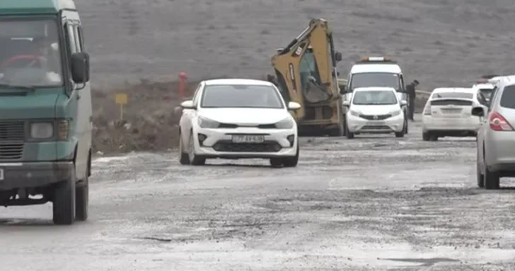 Проблемная дорога в Масазыре: жители жалуются, но вопрос остается нерешенным