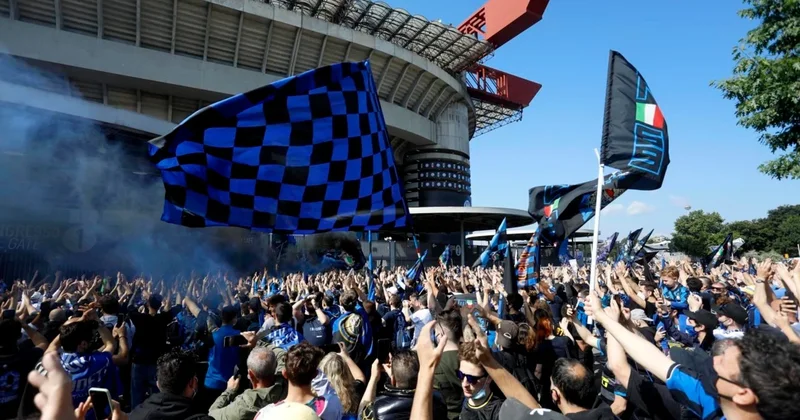 “İnter” və “Cenoa” azarkeşləri arasında qarşıdurma yaşanıb VİDEO