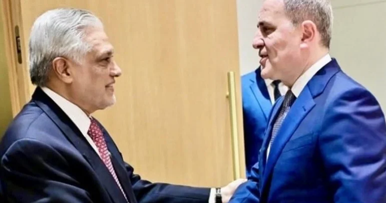 Azərbaycan və Pakistan XİN rəhbərləri regional məsələləri müzakirə ediblər