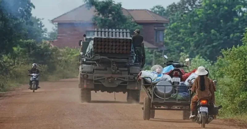 Tailand Kamboca ilə toqquşmalara görə komendant saatı tətbiq edib