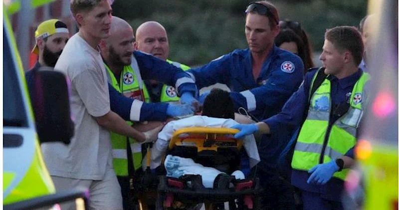 Sidney çimərliyində atışma Ən azı 10 nəfər öldü