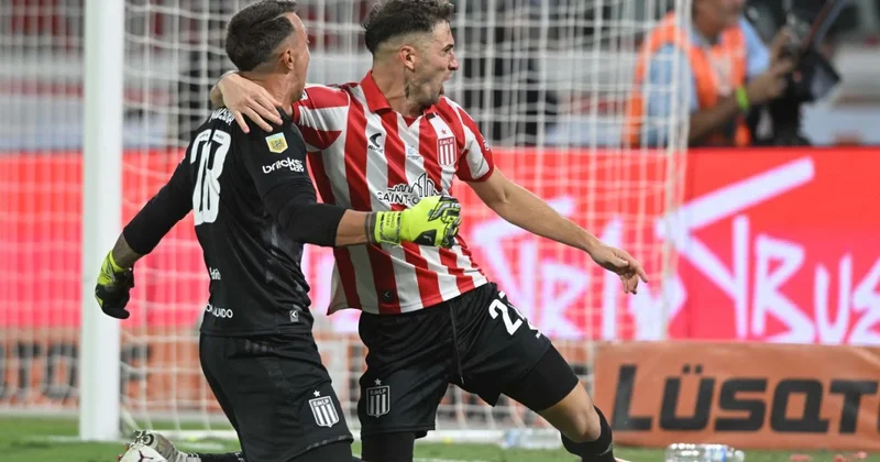 Muslera ulduzlaşdı: Komandası Argentina çempionu oldu