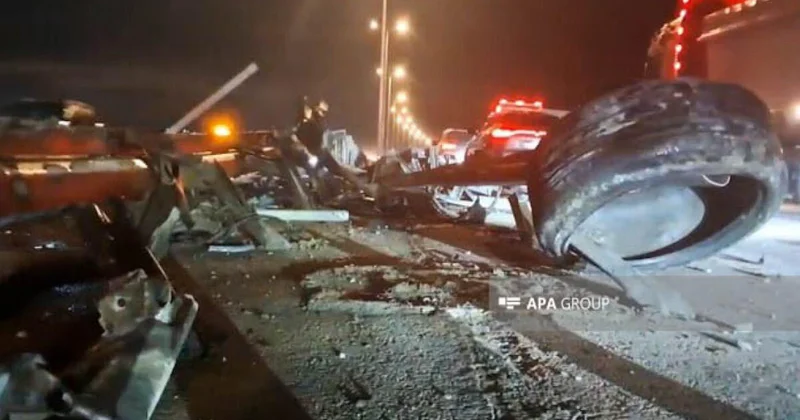 В Гарадаге цепная авария спровоцировала пробку ФОТО ВИДЕО